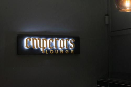 PROJECT 13 EMPERORS LOUNGE - 14
