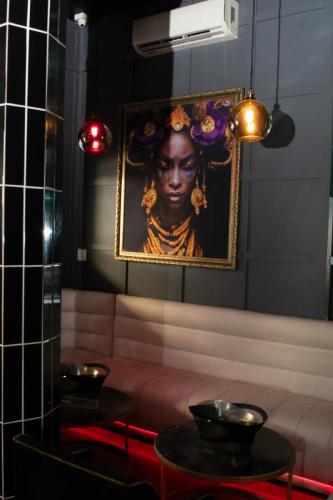 PROJECT 13 EMPERORS LOUNGE - 17