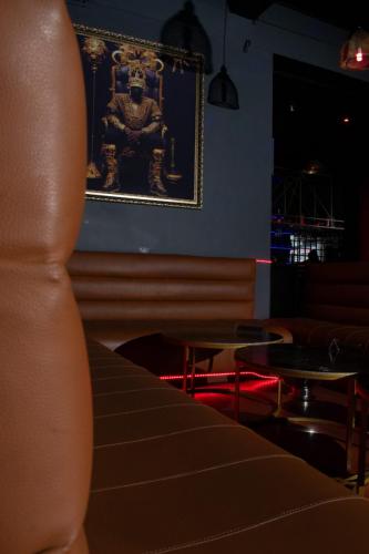 PROJECT 13 EMPERORS LOUNGE - 37
