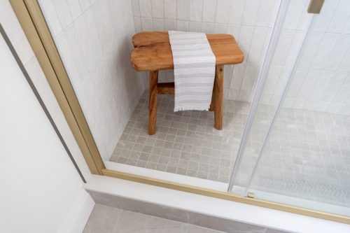 PROJECT 6 15 LEAKS BATHROOM - 1