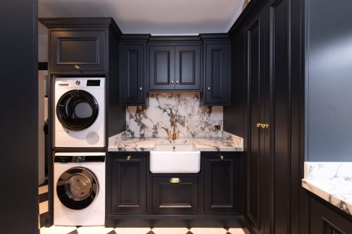 luxury-moulded-in-frame-beaded-panel-shaker-utility-room-sawbridgeworth-handmade-kitchen-company-3-scaled